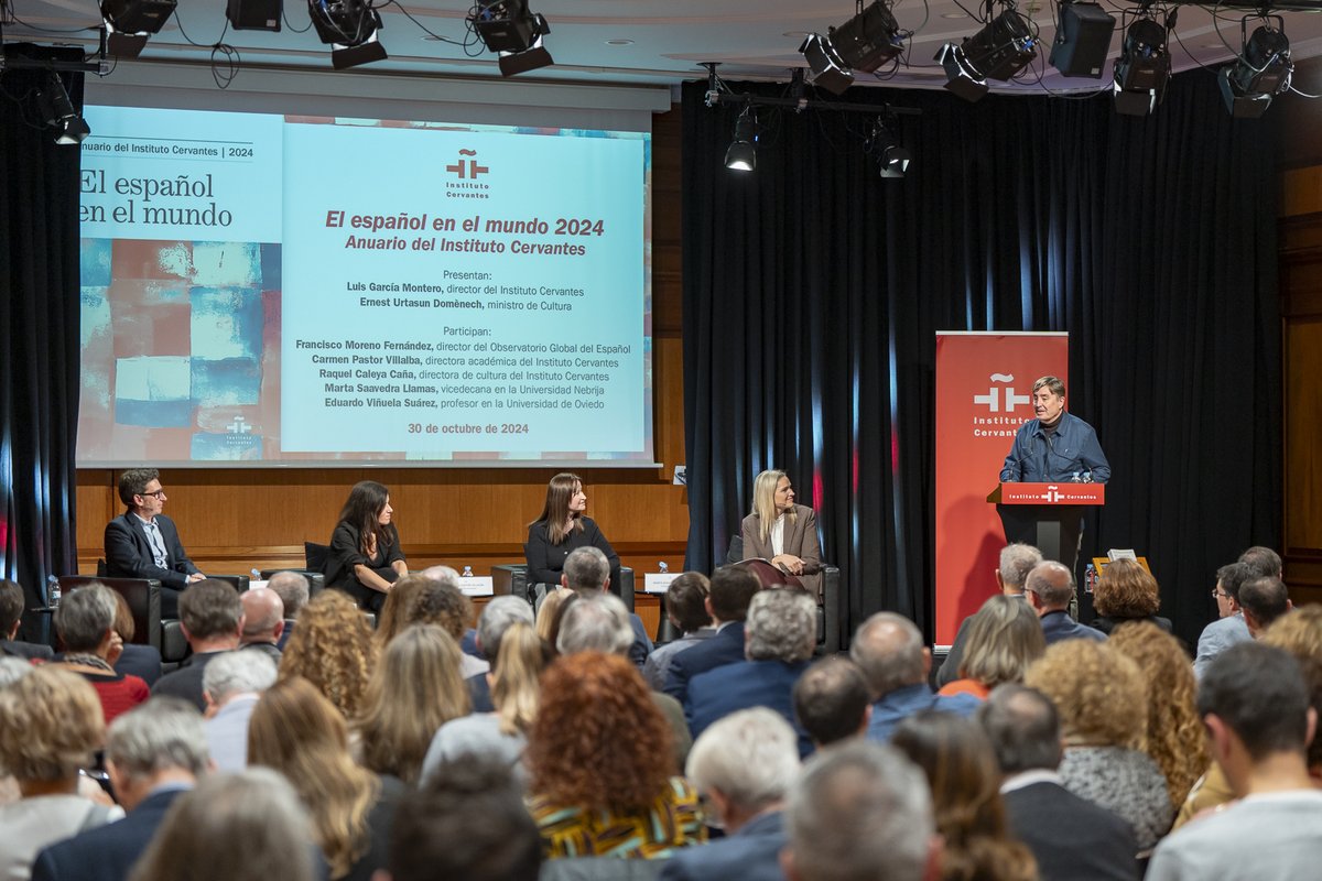 InstCervantes's tweet photo. #NotadePrensa
#AnuarioIC2024: El español supera los 600 millones de hablantes y consolida su influencia en cine, música y videojuegos |
https://t.co/J9tj6Zoizy

Su enseñanza como 2.ª lengua y su mantenimiento en las familias migrantes, claves del crecimiento en los próximos años. https://t.co/Ph0hqPLgPO