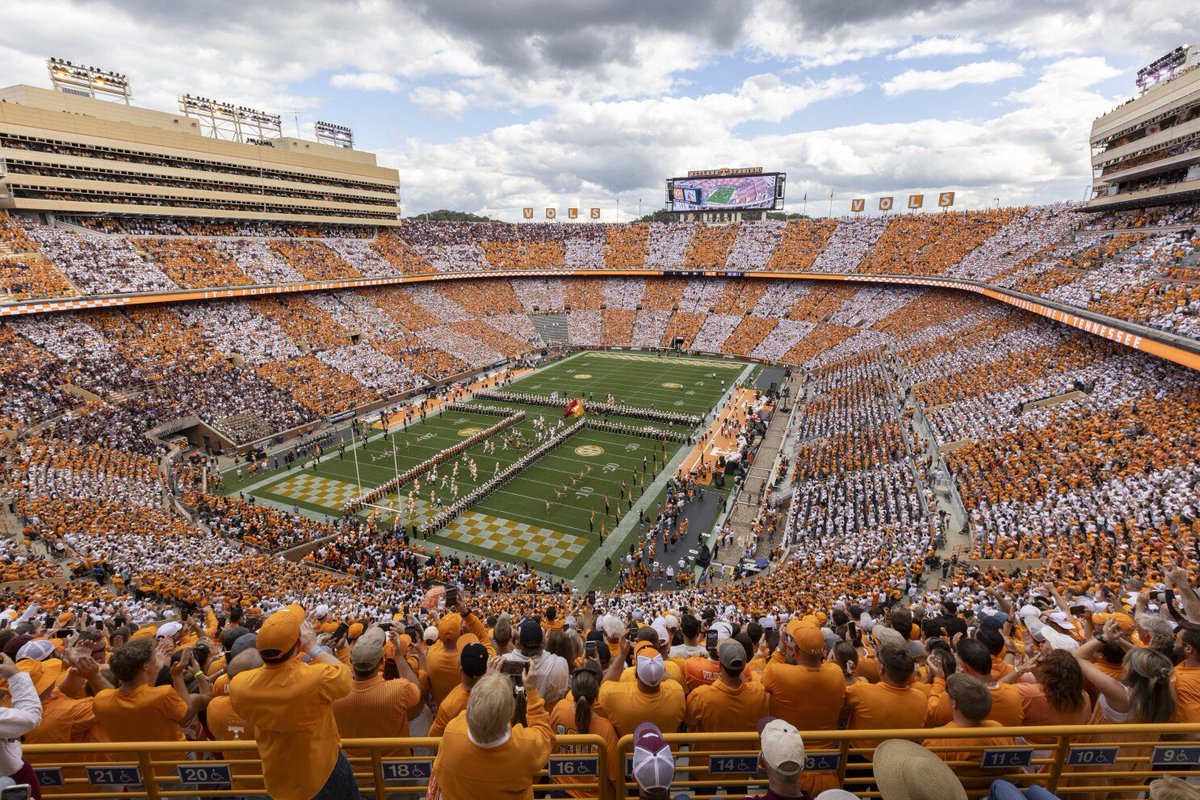 SullenSerf's tweet image. Bored...

What's the 1st Tennessee game you ever attended?...

(Drop the score as well if you remember..)🍊