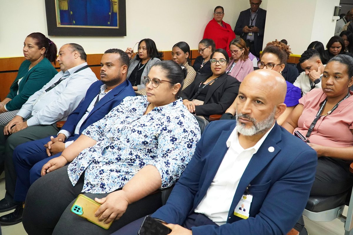 El Tribunal Superior Electoral auspició la conferencia "La ética aplicada al Cooperativismo”, impartida a los miembros de la Cooperativa de esa #AltaCorte.

La conferencia fue impartida por el magistrado emérito de la Alta Corte, Santiago Salvador Sosa Castillo.