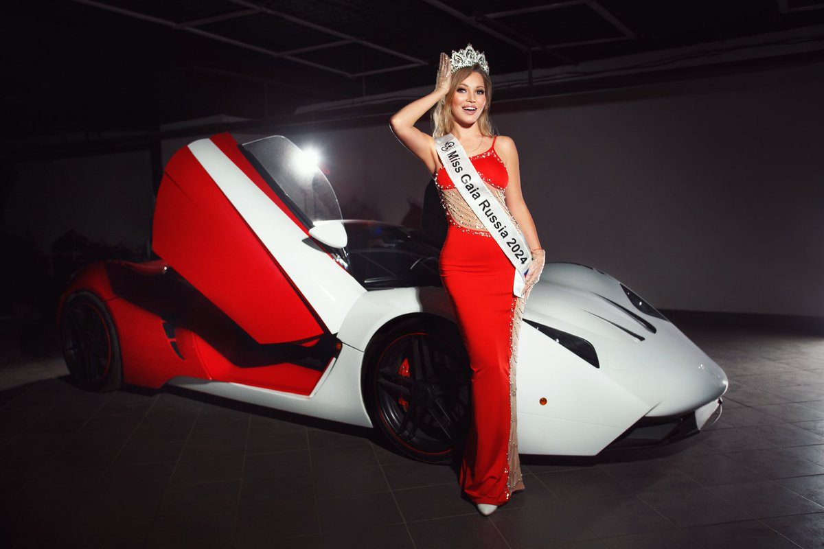 walk_boy's tweet photo. New post🔥🥳📸 
Marussia B1 &amp; Girl @miss_marzipanka2.0 
#marussia #b1 #photo #hot #red #moscow  #new https://t.co/VDE5GKCaX7
