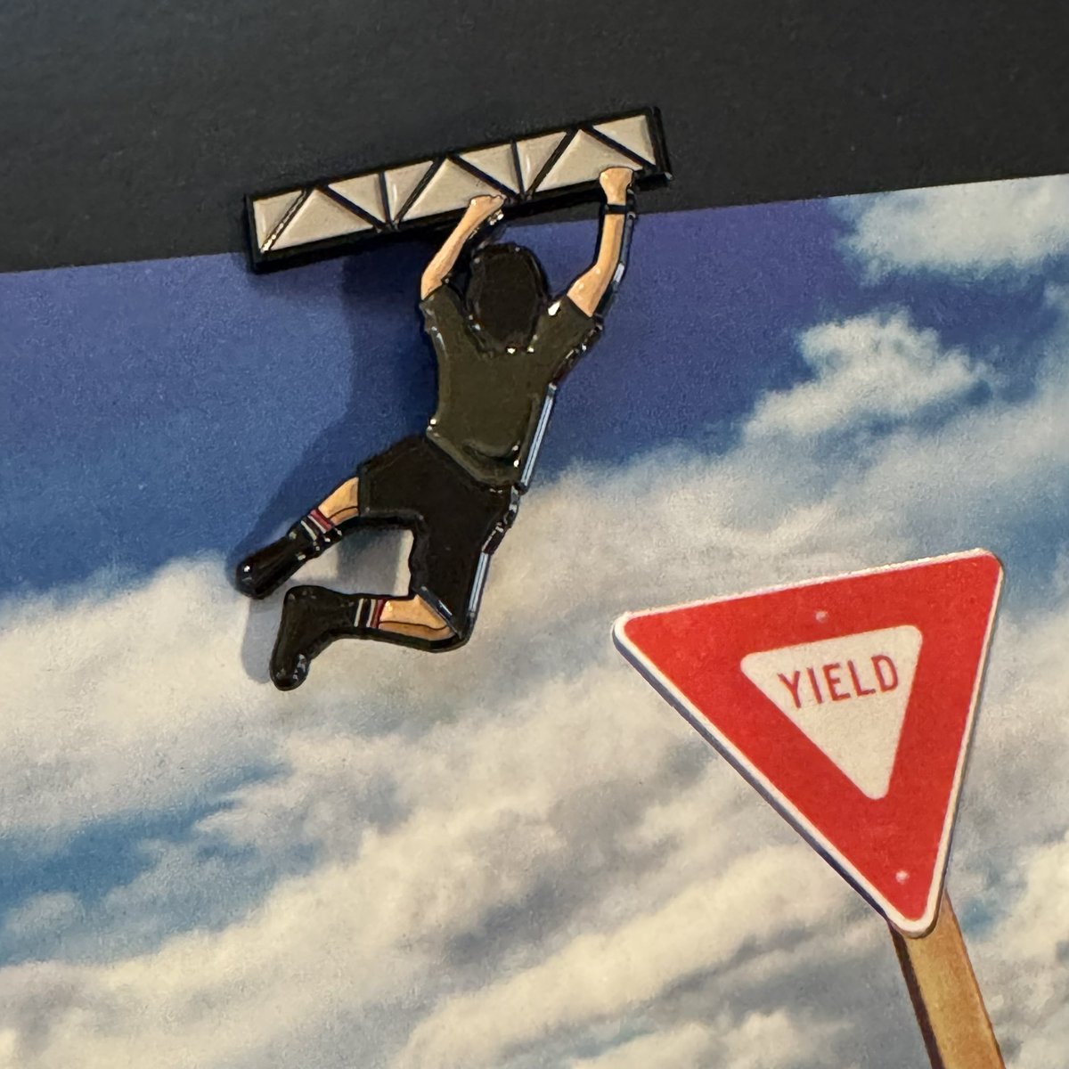 's tweet image. HANG IN THERE! We’re halfway through the work week! Pin available in the shop.
#humpday #wednesday #hanginthere #pearljam #pj #eddievedder #yield #pearljamfamily #pearljamfan #pearljamfans #grunge #grungerock #90srock #90smusic #alternativerock #seattlesound