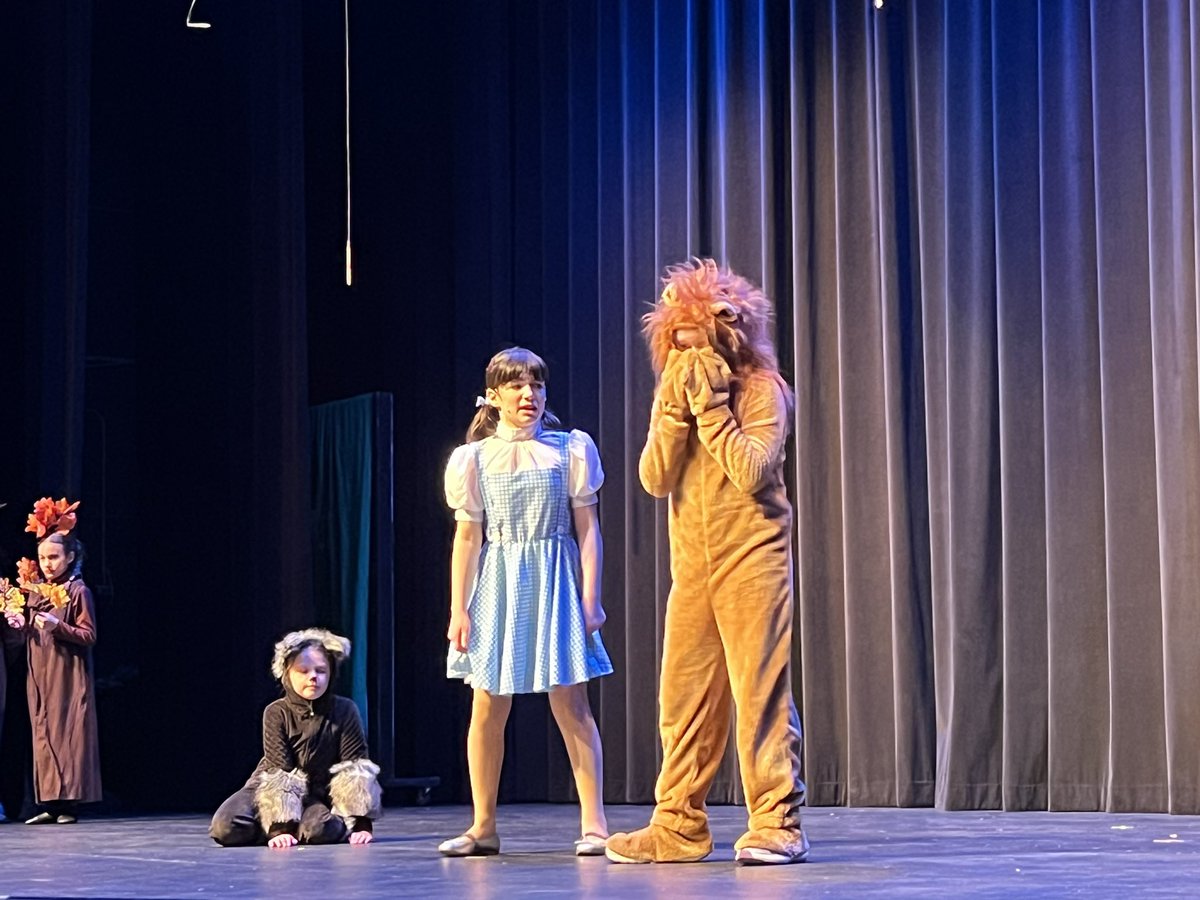 Dickinsfield tweet media