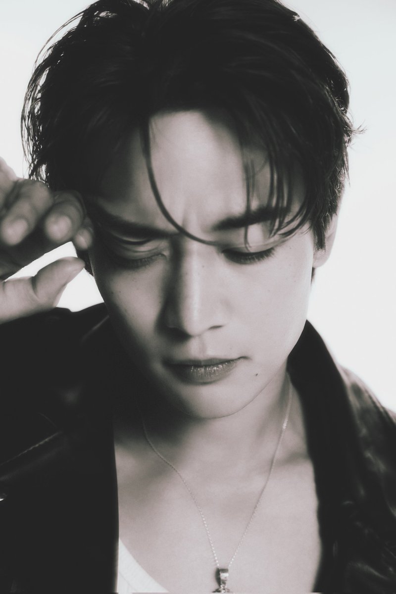 𝔸 𝒊𝒏𝒕𝒆𝒏𝒔𝒊𝒅𝒂𝒅𝒆 𝚖𝚎 e̷s̷c̷o̷l̷h̷e̷u̷      
            𝙽𝚊̄𝚘 𝚜𝚎𝚒 𝚜𝚎𝚛  𝒅𝒊𝒇𝒆𝒓𝒆𝒏𝒕𝒆 𝚍𝚒𝚜𝚜𝚘!