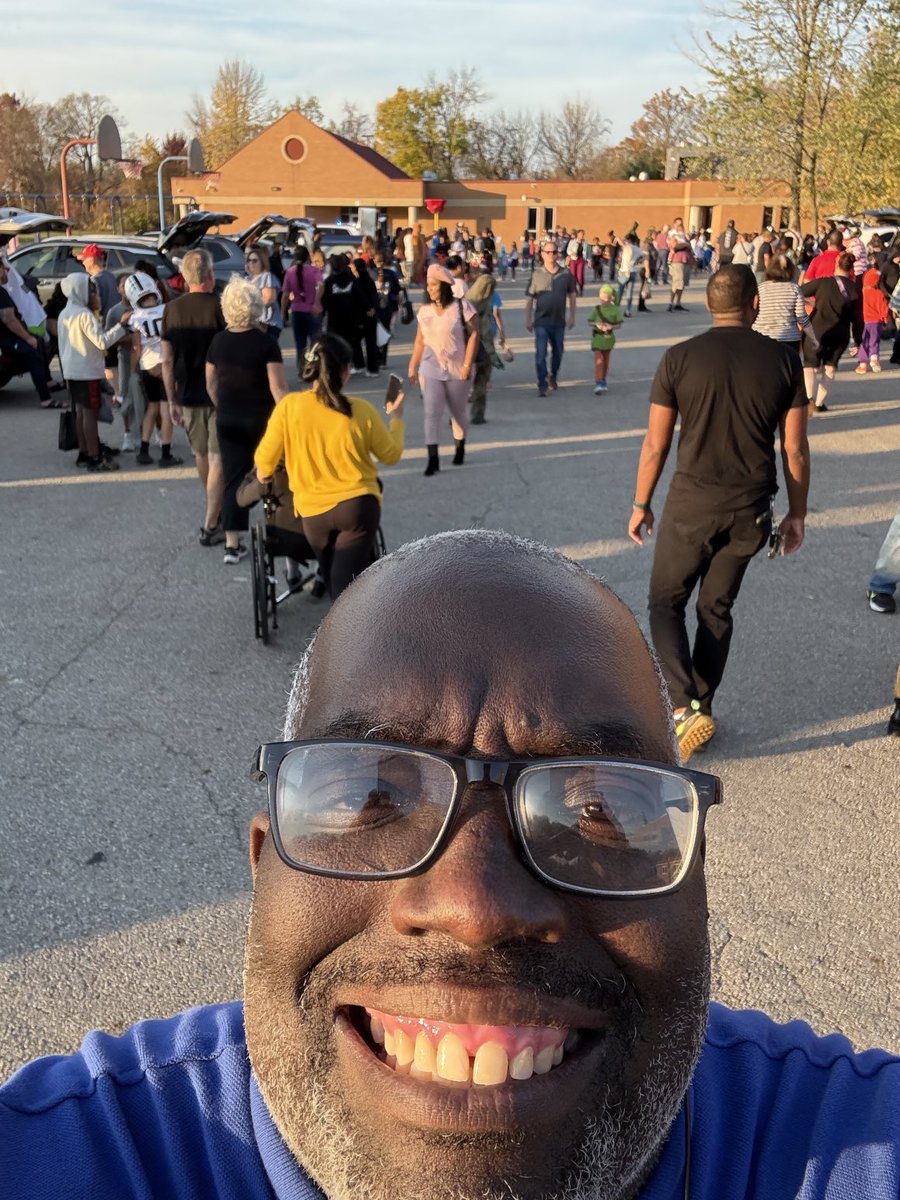 Ernest Clinkscale (@ernestclinksca2) on Twitter photo Another packed house for the <a href="/HawthorneWCS/">Hawthorne Elementary</a> trunk or treat. There is no community like ours. <a href="/WCSOH/">Westerville Schools</a> Another packed house for the <a href="/HawthorneWCS/">Hawthorne Elementary</a> trunk or treat. There is no community like ours. <a href="/WCSOH/">Westerville Schools</a>