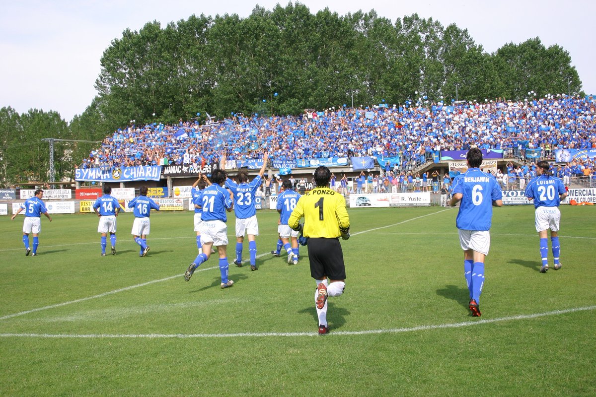 RealOviedo's tweet photo. Yo nunca abandoné.

#RealOviedo 🔵⚪️ https://t.co/0yMdLfiCUA