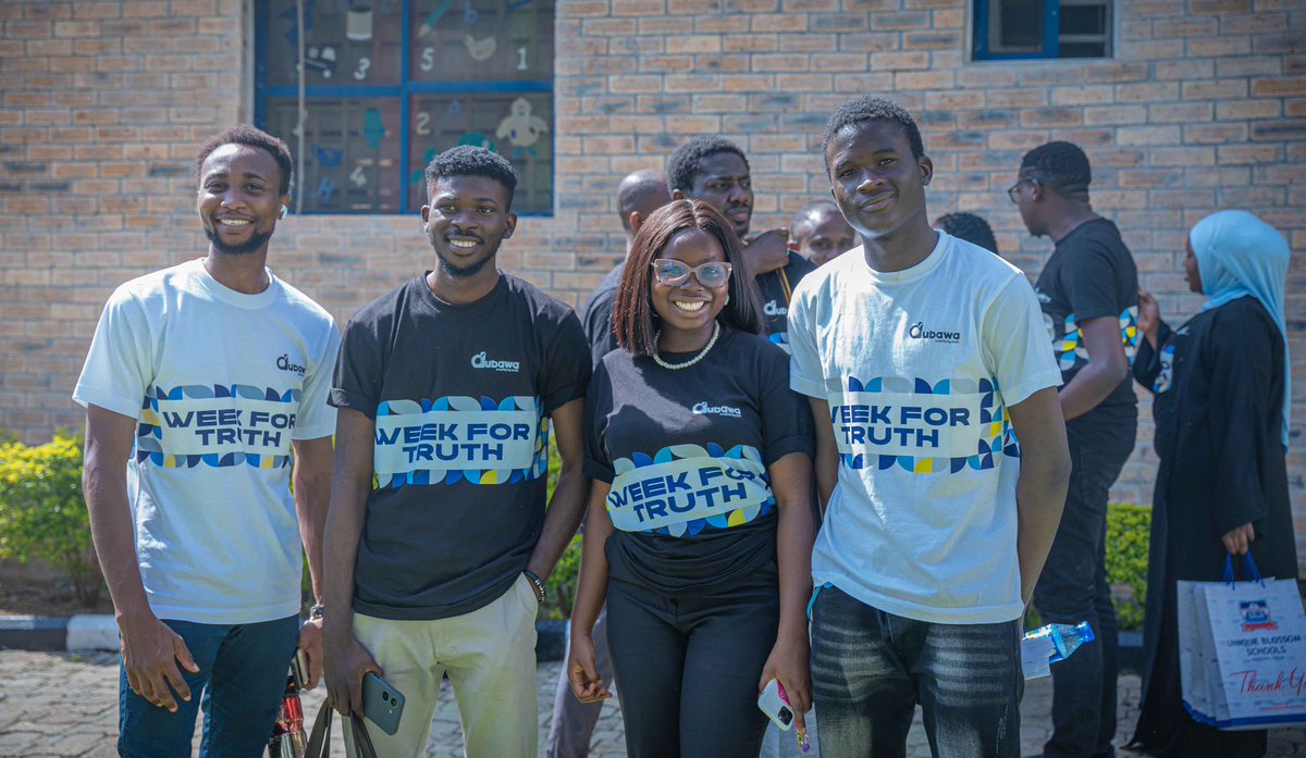 EboraofBooks's tweet image. Say DUBAWA, Say No to #FakeNews! 

Earlier today, I joined my team at @DubawaFacts to train students and staff of the Unique Blossom Schools in Abuja on fact-checking, in a bid to commemorate the UNESCO’s 2024 Global Media Literacy Week.

#AmplifyTruth #WeekforTruth2024