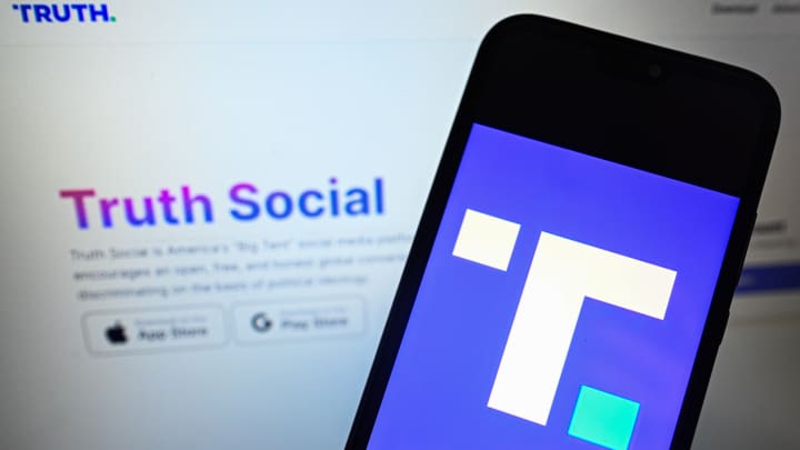Trump Media &amp; Tech Group stock $DJT erased the double-digit surge it enjoyed over the past two trading sessions, with shares falling nearly 20% by late morning trading on Wednesday  erasing 2 billion in value.

#MarketOverwatch #StockMarket #DJT

More.. finance.yahoo.com/news/djt-stock…