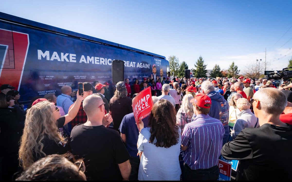 JondavidRLongo's tweet photo. MONREOVILLE, PA wants to build a brighter Monroeville with a strong economy and safe streets.
And they tell me they are casting their votes for @realDonaldTrump on November 5 to make it happen.
#TrumpBus #Pennsylvania #MAGA https://t.co/eG4odq2857