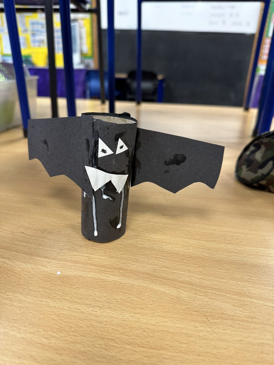 MrsSwanBX's tweet photo. Thank you to the adults at home for sending these in βΊοΈ Look how fabulous our Halloween decorations turned out π€© π π¦ π» #BPSArt #BPSHalloween @BPSMrsLang https://t.co/hi5OtXixa2