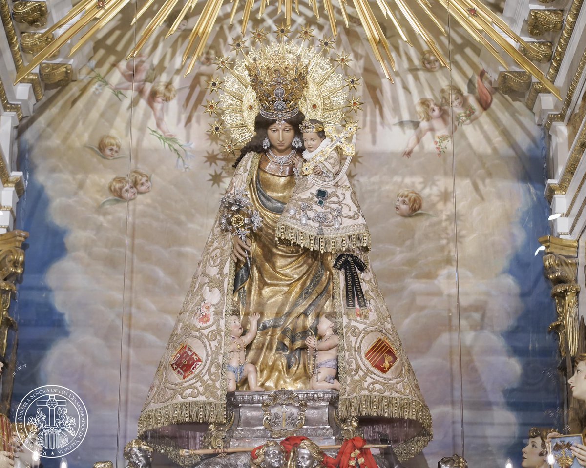 basilicadesampa's tweet photo. Madre Santísima de los Desamparados, en esta hora de dolor, ruega  por nuestros hermanos difuntos, mueve los corazones de todos, y sientan cercano tu amor de madre, que nunca nos abandona. 
🖤 Apiádate de tu Valencia, que lleva siempre tu santa imagen, grabada en su corazón. https://t.co/ZrXosqSMRh