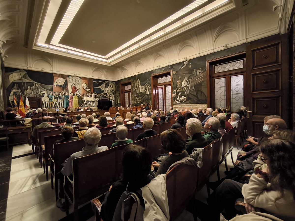 AteneoRepublicanoZGZ (@atenerepublizgz) on Twitter photo Un salón de Plenos de la <a href="/DPZaragoza/">Diputación de Zaragoza</a> a rebosar para acompañar a <a href="/JoaquimBoschGra/">Joaquim Bosch</a> en la presentación de su libro 'Jaque a la democracia'. En él examina la dura situación que atraviesan las democracias occidentales y los desafíos a los que nos enfrentamos como sociedad global 👇 Un salón de Plenos de la <a href="/DPZaragoza/">Diputación de Zaragoza</a> a rebosar para acompañar a <a href="/JoaquimBoschGra/">Joaquim Bosch</a> en la presentación de su libro 'Jaque a la democracia'. En él examina la dura situación que atraviesan las democracias occidentales y los desafíos a los que nos enfrentamos como sociedad global 👇