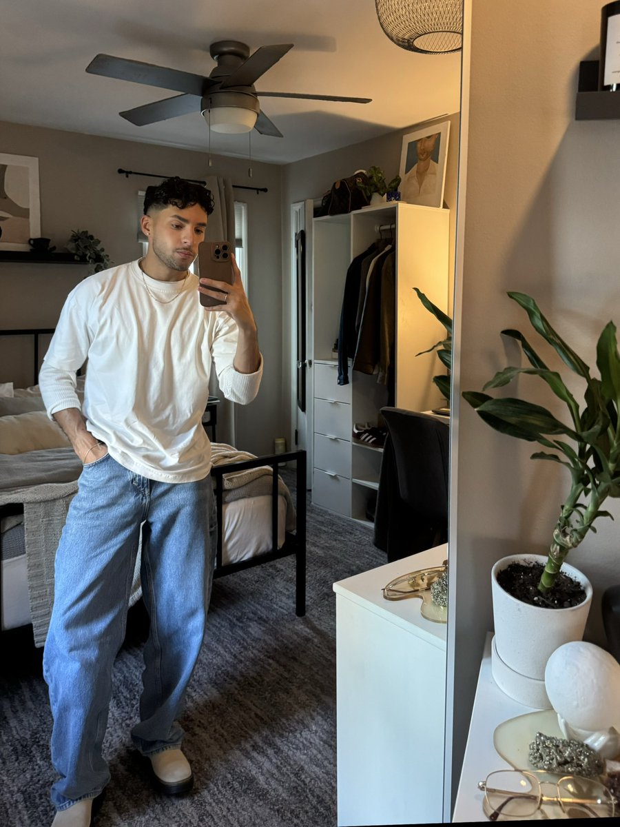kfchristian's tweet image. after work fit 🤳🏽