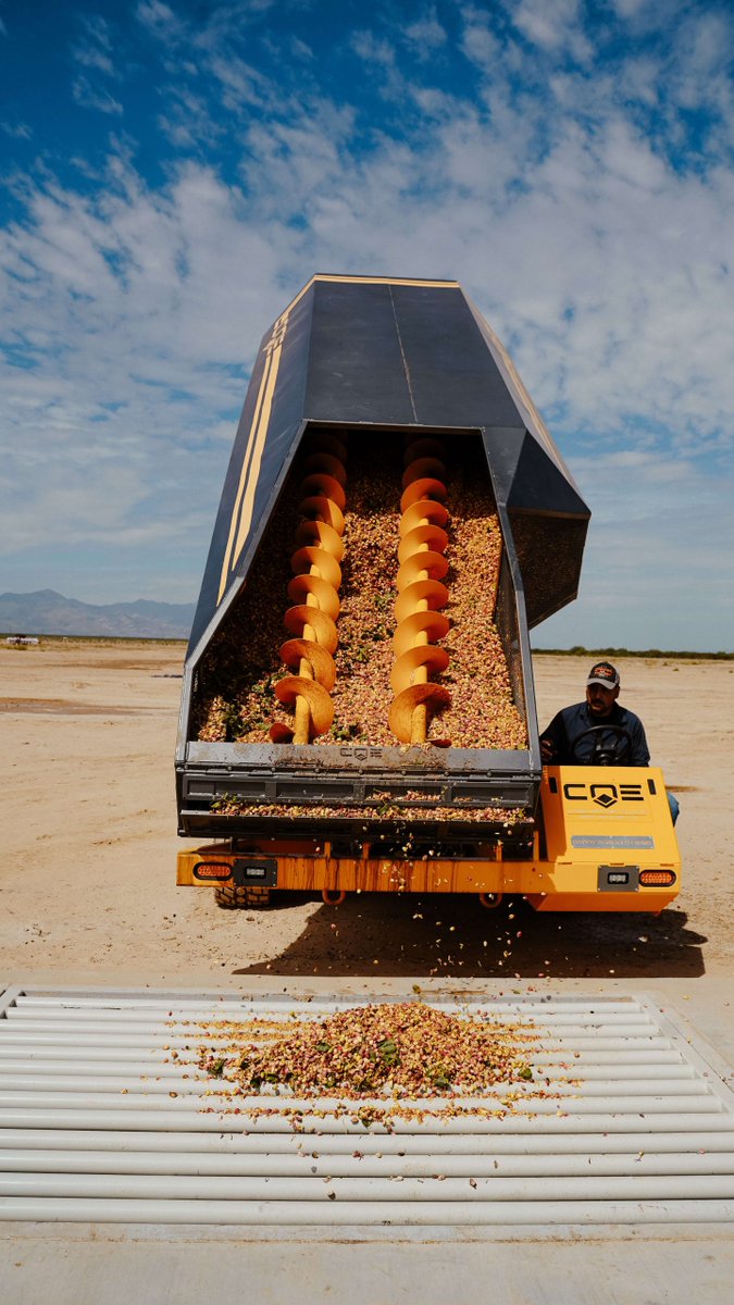 Join David’s Agrigold Farms as a Farm Equipment Operator in San Simon, AZ! Be responsible for operating and maintaining equipment on the 2300-acre pistachio farm. Offering $22-$25/hr depending on experience. Apply today: aghires.com/career/270546/…