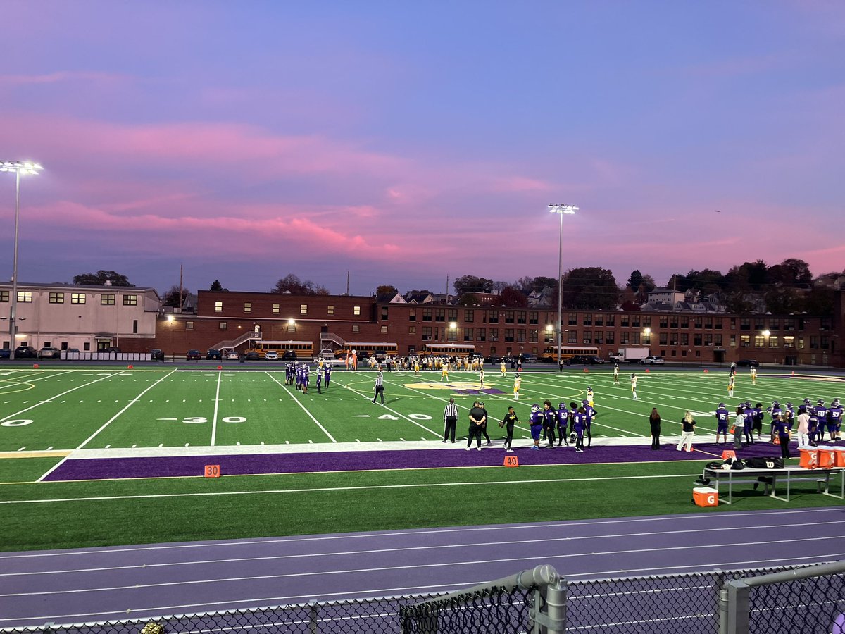 GarfieldHSBand's tweet photo. @GarfieldNJSchls it’s a #beauty of an evening for our final football game!! #HammerDown!!! @Principal_GHS @BoilermakersGHS https://t.co/ABEAHQScXn