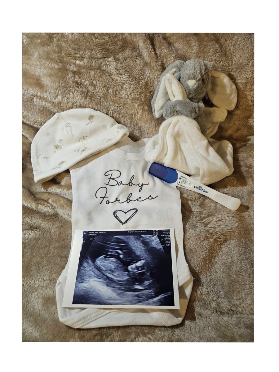 xjef_96's tweet photo. Another big life event to post about 😅 We love you so much already little one. 🤍 https://t.co/FFUZGjiJTJ