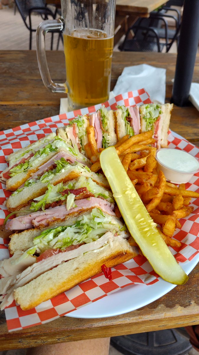 WilburyDirk's tweet photo. Best way to spend 20 bucks in Alpine, CA. #Scrumptious #StayClassy #VoteBlue #EatRed https://t.co/NrIt4PNmcL