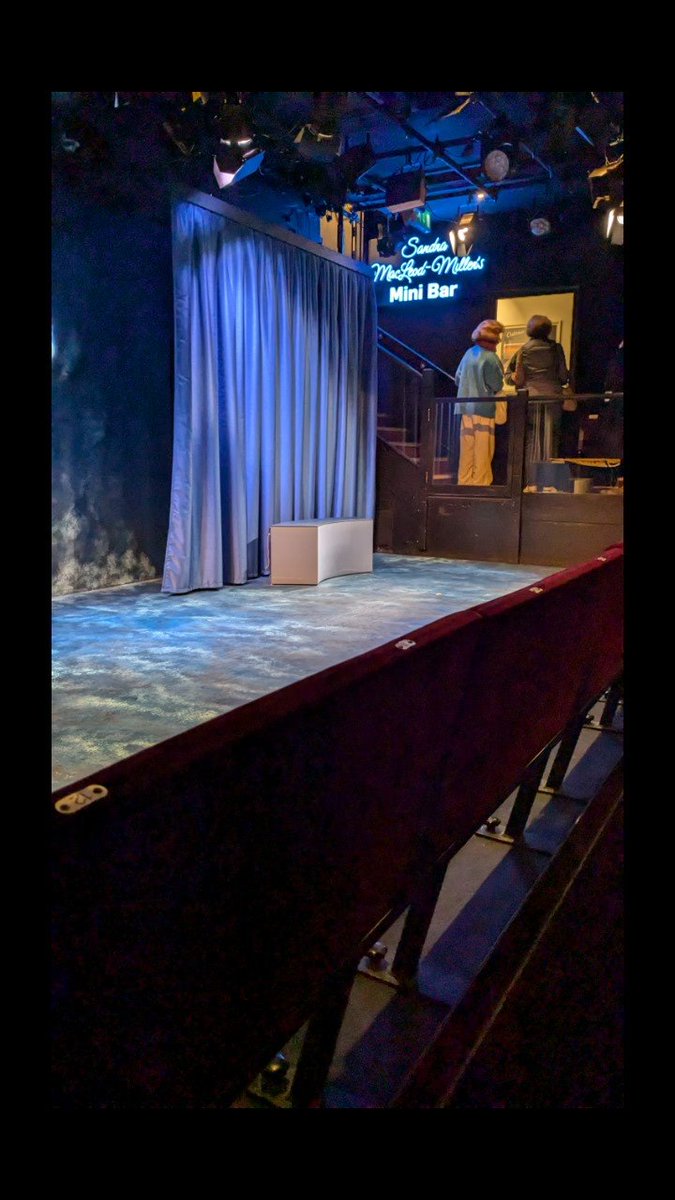 ⭐TWO brilliantly performed plays at TWO very different theaters in ONE day, in ONE city. ⭐ It's all Greek to me! 😉 <a href="/NationalTheatre/">National Theatre</a> <a href="/JSTheatre/">Jermyn Street Theatre</a> #TheOtherPlace #Eurydice #theatre #stage #actors #acting #London #arts ❤️🎭