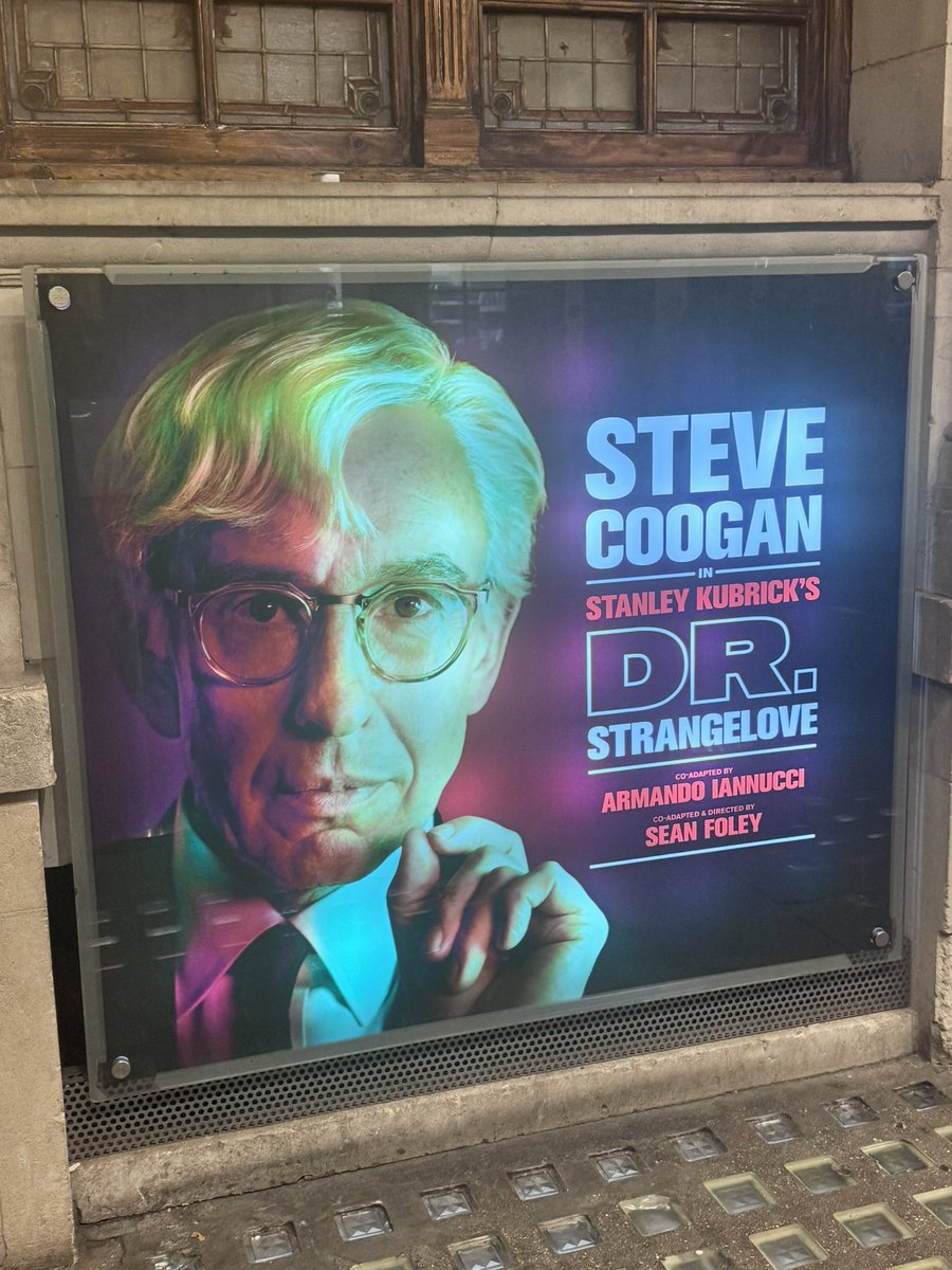 Wow  absolutely LOVED this #DrStrangeloveOnStage just fabulous. Excellent cast Amy Ball!