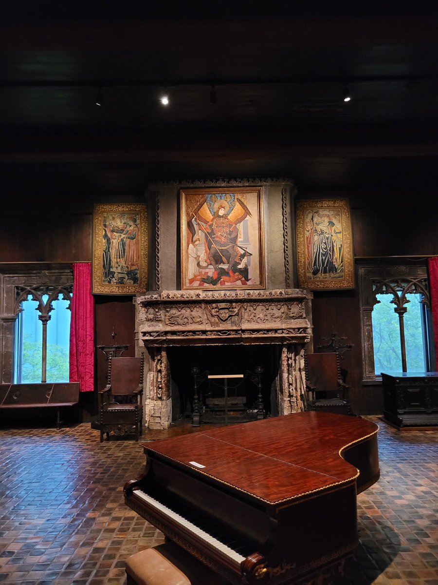 maiamindel's tweet image. The Gardner museum is really cool by the way and because they&apos;re not allowed to move anything in the collection they just left a bunch of empty spaces for whenever they get the paintings back

Also if you&apos;re called Isabella your ticket is free