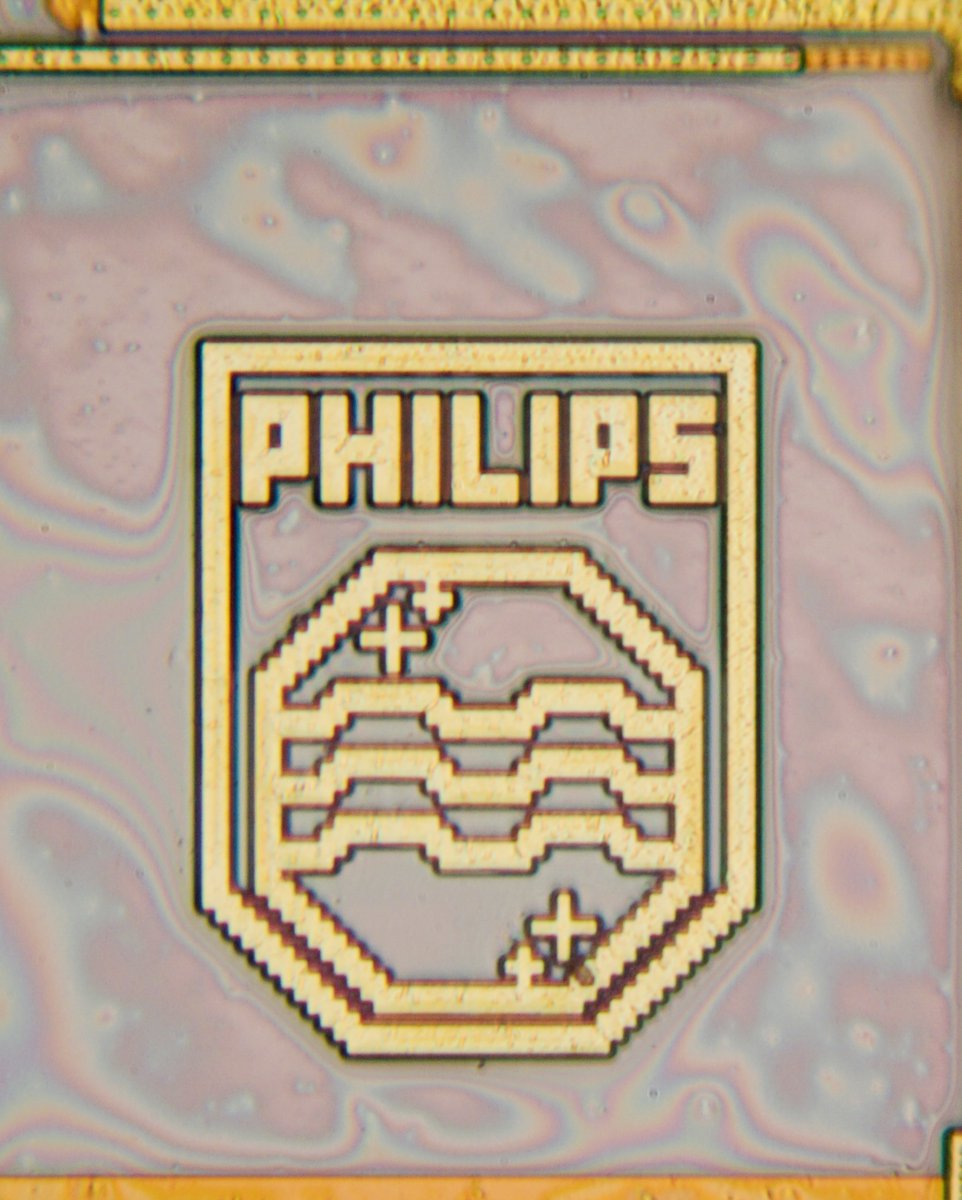 duke_cpu's tweet photo. More #silicon #logos from recent decapping of #chips and #ICs

#Intel #Cypress #Motorola #Philips https://t.co/yjLKrD7ijN
