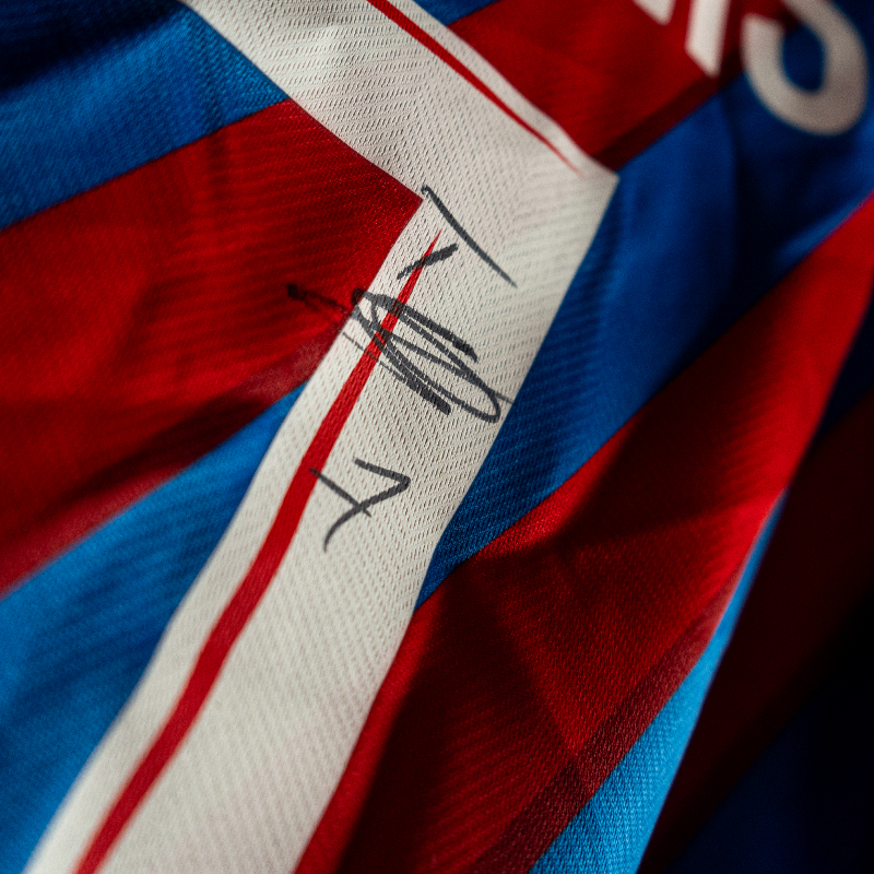 SMCaen's tweet photo. Vous avez jusqu'à samedi pour enchérir sur les maillots #SMCESTAC 👕
Les bénéfices seront reversés à @LigueCancer14 pour #OctobreRose 🩷
#SMCaen #TeamSMC