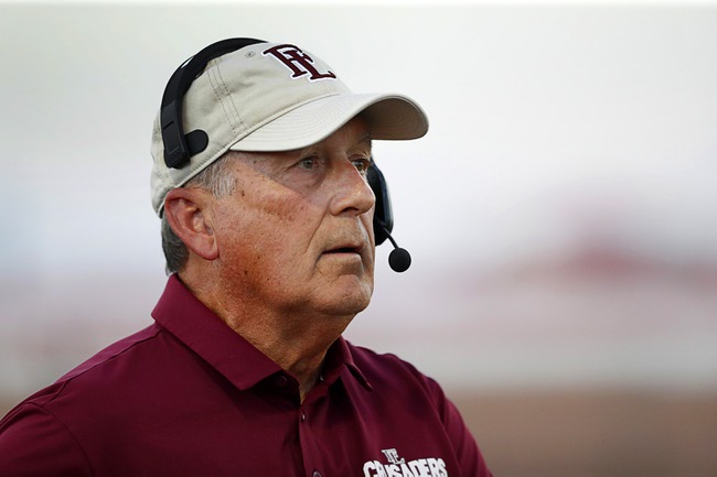 The 2025 Las Vegas Coach of the Year football clinic proudly welcomes Mike Sanford, head coach, Faith Lutheran HS.  Faith has won 17 of their last 19 contests, currently are 9-0 and ranked 4th in Nevada heading into playoffs.  Coach Sanford is a tremendous coach and person.