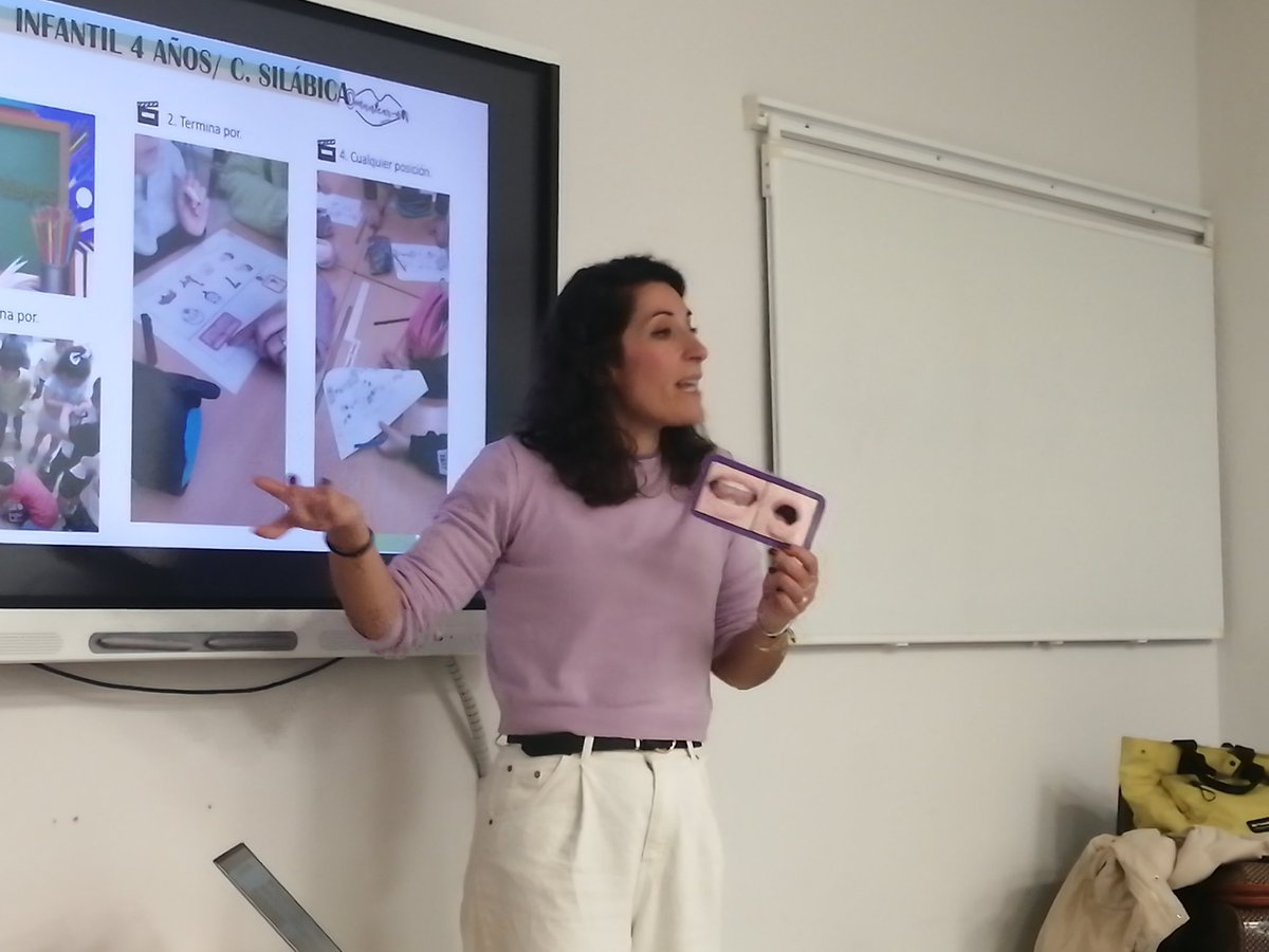 ¡Hazlo jugando!
Termina por...
Formas de trabajar la conciencia silábica jugando en el aula.
¿Jugamos?
Mariana Martín nos invita a aprender jugando en el aula de infantil.
<a href="/CEPdeSevilla/">CEP de Sevilla</a> <a href="/FormacProfAnd/">Servicio de Planes de Formación</a> <a href="/siembraestrell1/">siembraestrellas🍏💚🌈</a>
