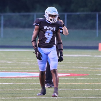 jakelemming's tweet photo. Still, Looking for a 2025 LB?

Take a look at Kimar Nelson (6'2" 220) of Wayne High School in Indiana. Plays angry, has a solid mixture of power &amp; slip at the POA, and can provide high production as a pass rusher.

https://t.co/aWn6bgYgpV

@k9_nlsn │ @Bryan_Ault https://t.co/4yoN6UStBo