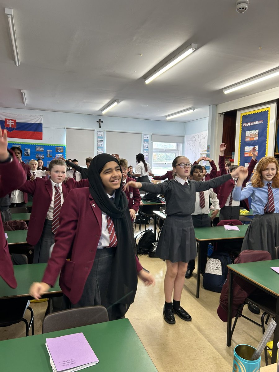 Mrs Hutchison’s S1 Geographers taking part in a Japanese Radio Taiso daily exercise routine! 🇯🇵 🧘🏼‍♀️👘🌍 <a href="/stninianshigh/">Saint Ninian's</a>