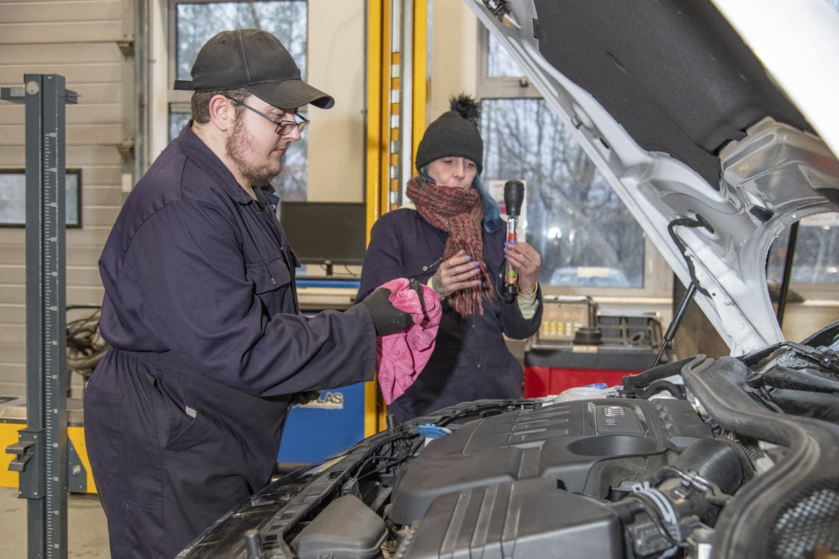 West Lothian College tweet media