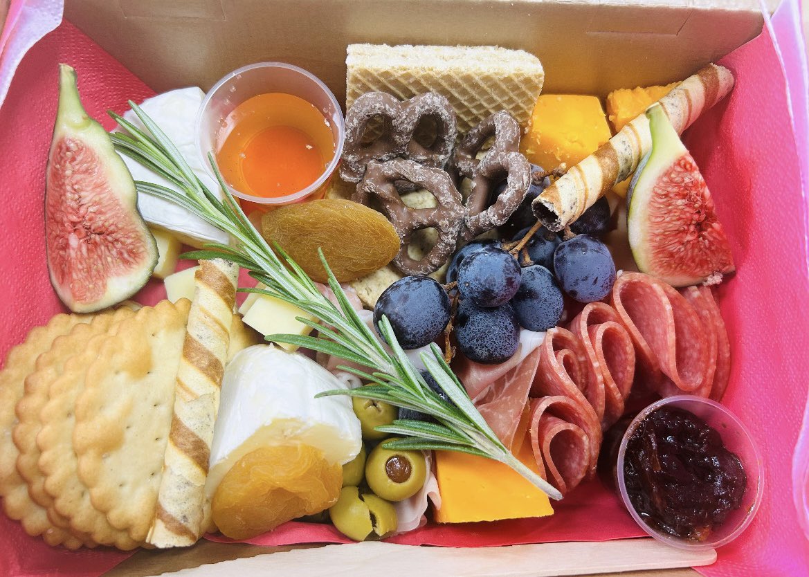 MissHainesHEc's tweet photo. @MrsWalkerHE and I couldn’t be prouder of our pupils today as they pulled off amazing charcuterie boxes for their ‘Deliveroo’ event! Quality control was on point as these top notch boxes flew out the door, well done everyone! 👏🏻🥨🫒🧀🍇 
@KpssPEandHE @KingsParkSec https://t.co/yGH9txaEHw