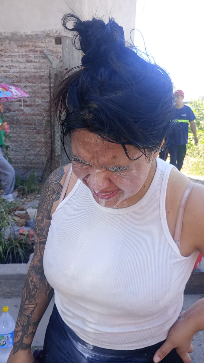 UTEPoficial's tweet photo. REPUDIAMOS LA REPRESION DEL GOBIERNO NACIONAL EN LA MATANZA. Hace un rato la Gendarmería reprimió a los trabajadores de la economía popular en el marco de la Jornada Nacional de Lucha contra el hambre, que acompaña el paro convocado por la mesa nacional de transporte. https://t.co/db3D8BTJmX