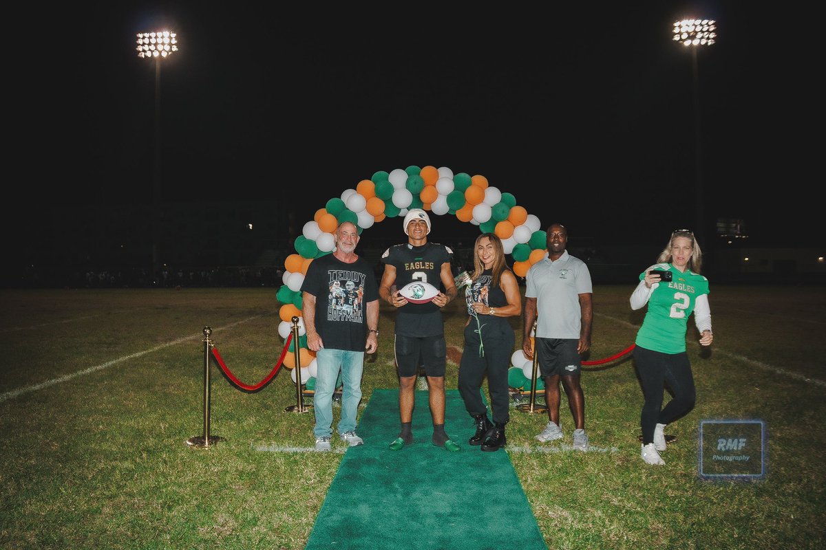 Now, our God, we give you thanks, and praise your glorious name. 🙏🏽
1 Chronicles 29:13