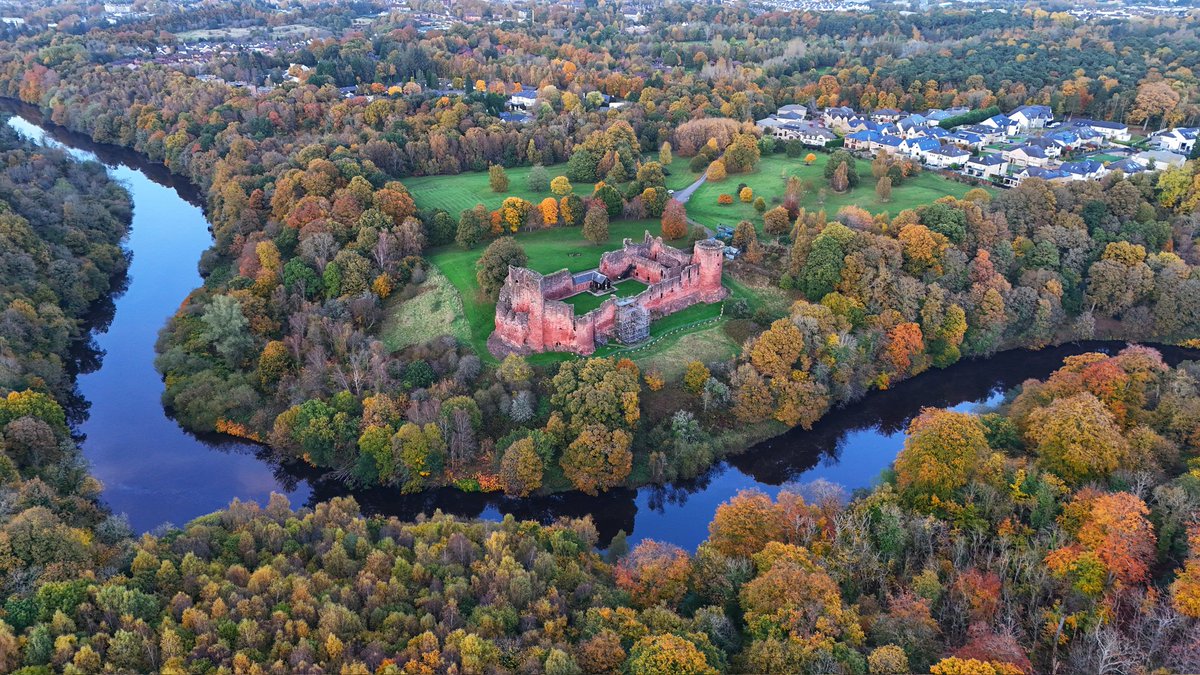 Bothwell castle, maintained by <a href="/welovehistory/">Historic Scotland</a>. 
#Photogrammetry  for the future. 
So much to explore that cant be seen from the ground. 
#drone #dji  
✅Insured &amp; Certified registered drone pilot &amp; operator with CAA
#Scotland