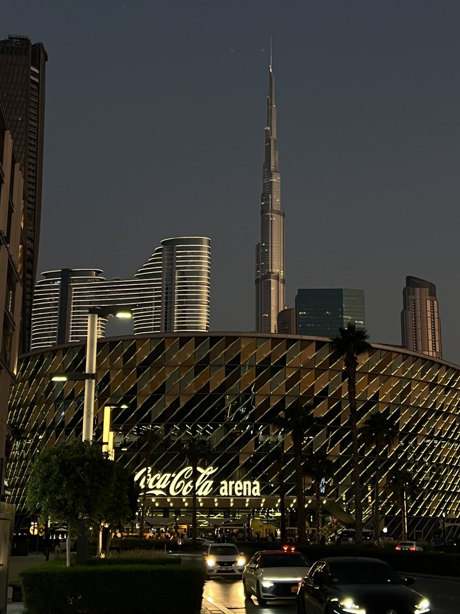 Lovely first day at the #BinanceBlockchainWeek 

Excited for <a href="/cz_binance/">CZ 🔶 BNB</a> fireside chat on day 2!