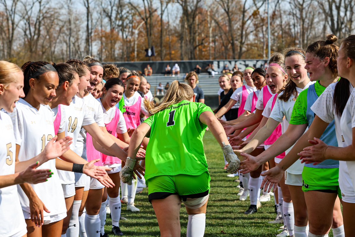 MastodonWSoccer's tweet photo. Let’s do this thing!

#FeelTheRumble #HLWSOC https://t.co/lYxH3vdylp