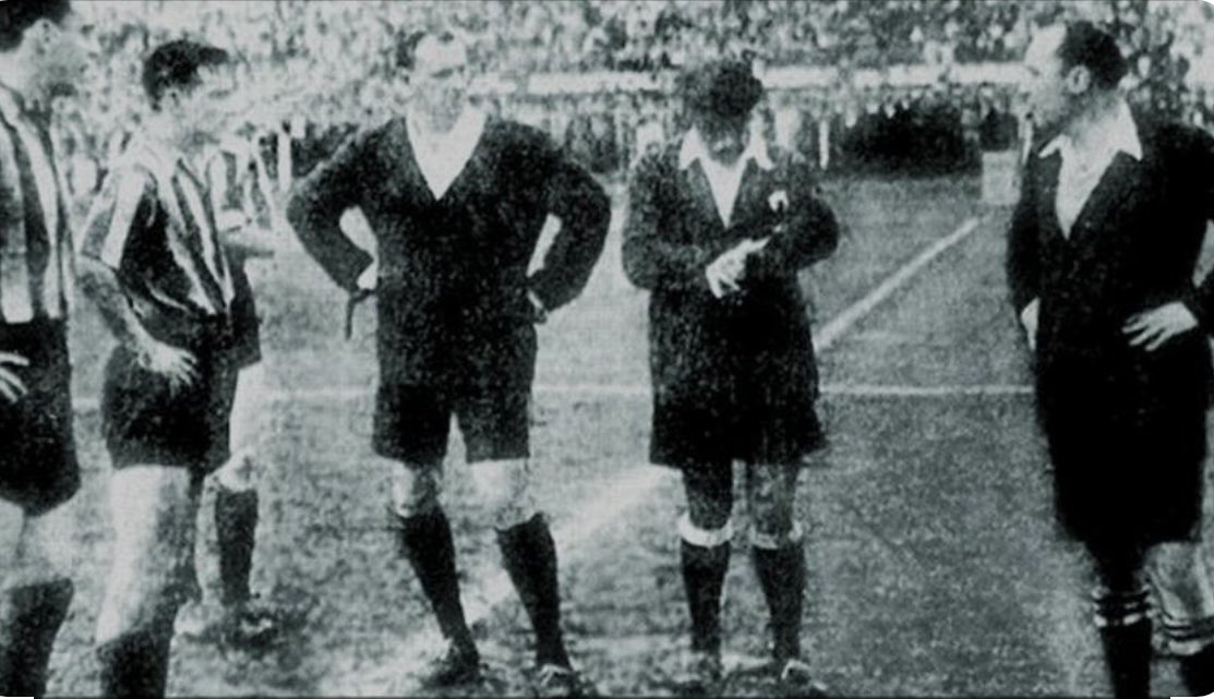 Gio_Tulumello's tweet photo. @chanchoprolijo @LdePrudencio @OoCLibertadores @Barras_LATAM Te comiste un 7 a 2, ya que queres hablar de clásicos que no vivimos, no saliste a un segundo tiempo, te ganamos con 8, eso es histórico, nieto bobo, alcánzame y dsp hablamos , seguí mamándola a los brazucas que es lo único que te queda 😚 https://t.co/5NaTQ60FrC