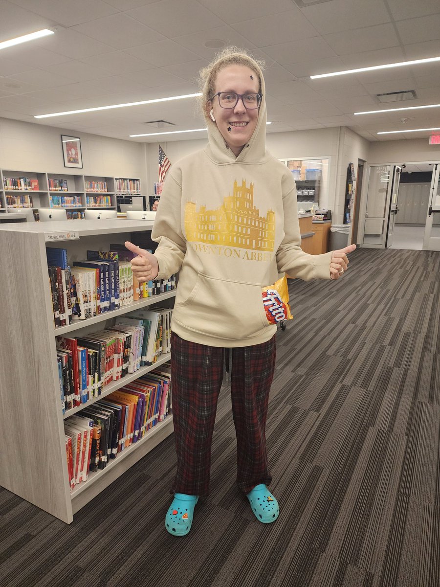 Spirit Week <a href="/HorningMiddle/">Horning Hawks</a> Wednesday: Teachers Student Swap #1Horning