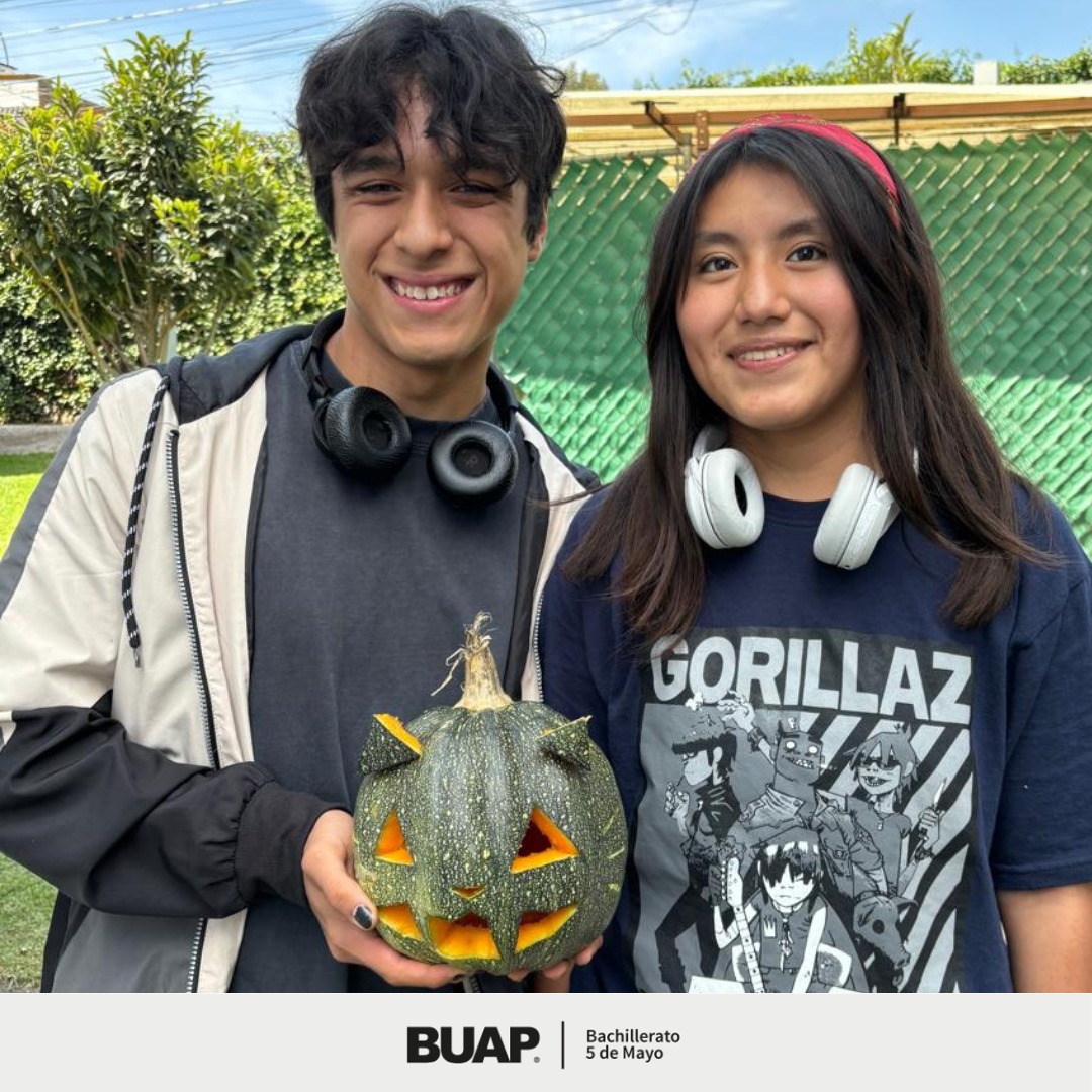 b5m_buap's tweet photo. Thanks English teachers for coordinating the Pumpkin Carving activity. Our students really enjoyed it. #B5M #Halloween #Traditions https://t.co/zIz9GGb135