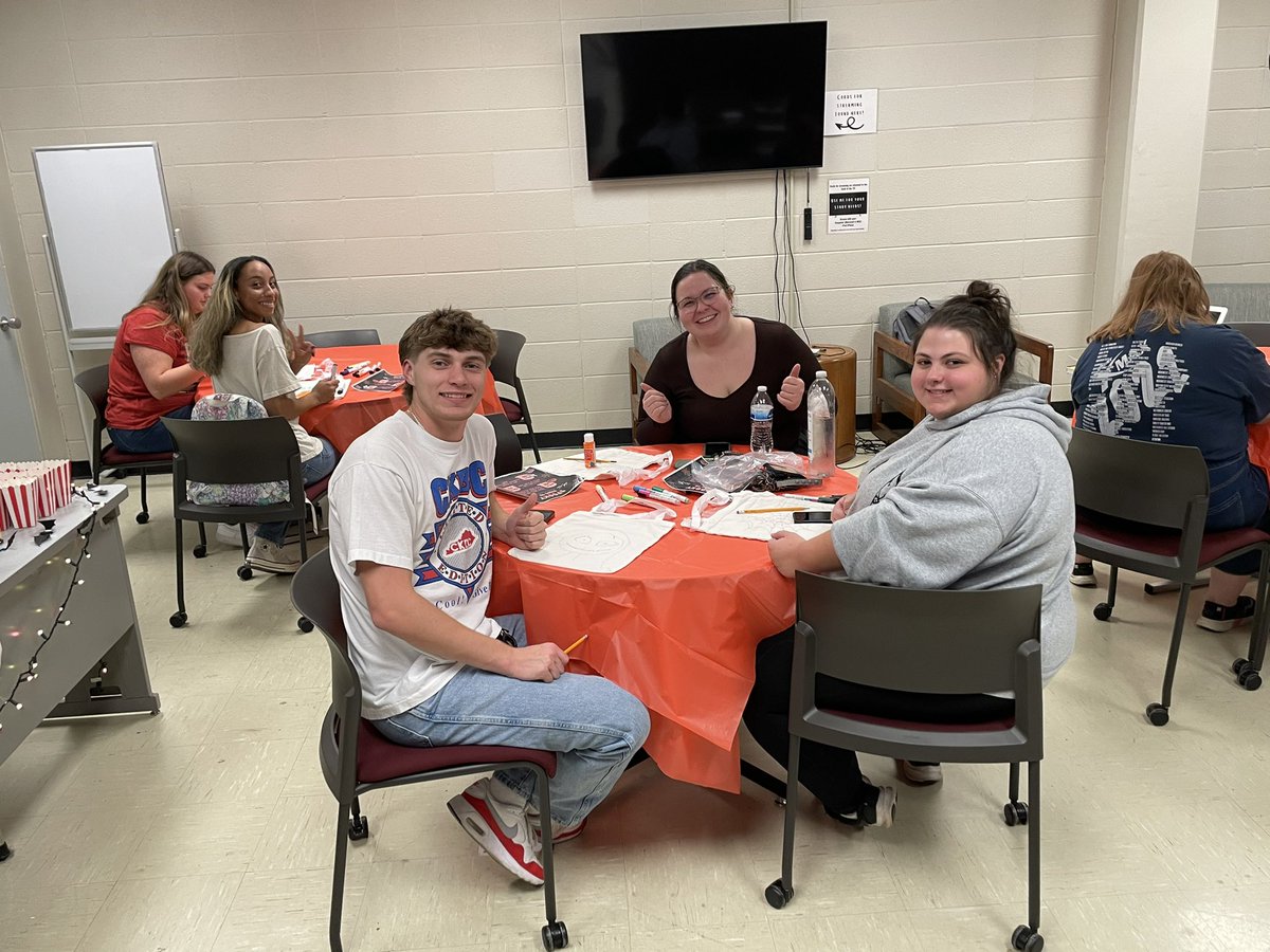 EKU_CHS's tweet image. We had a great time at our CHS LLC event last night! Trick or treating was a blast &amp;amp; some outstanding costumes, candy, and painting! 🎃👻

@ekuhousing 
@ekuos_ot 
@eku_school_of_nursing 
@eku_ephams 
@ekurecandpark 
@eku_ess