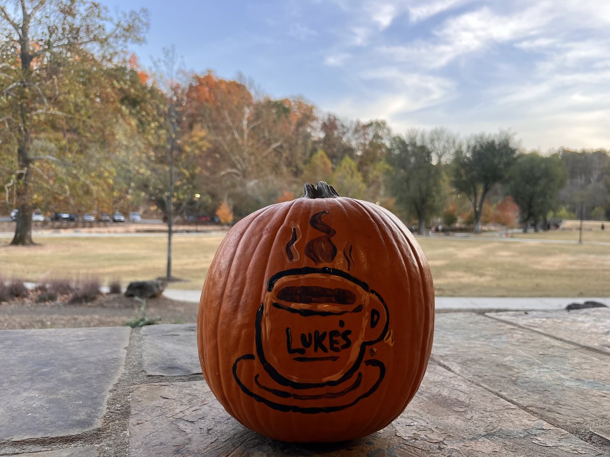 RHSMounties's tweet image. The Mountie spectrum celebrated its first print issue with a pumpkin carving party!

#MountieSpectrum #ReadAllAboutIt