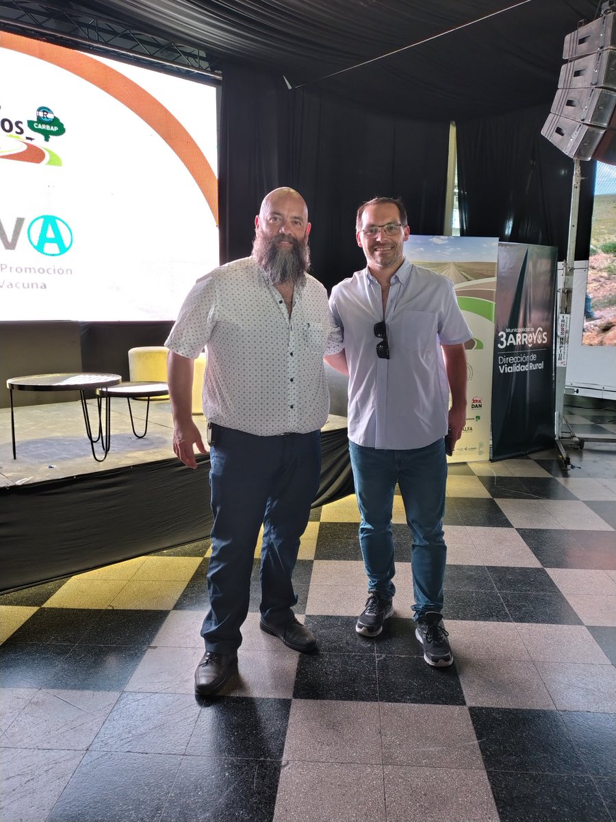 Asistimos al IV simposio de Caminos Rurales organizado por <a href="/CARBAP_ARG/">CARBAP</a> en Tres Arroyos. Debatimos sobre la actualidad de los Caminos en la Provincia y las diferentes formas de gestión de los mismos