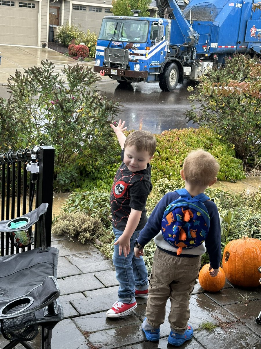 INTERNET SMASH tweet media