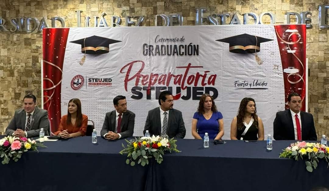Agradezco a nuestro sindicato hermano, el STEUJED, por la invitación a la entrega de certificados de preparatoria para sus agremiados. 

Reconozco el esfuerzo de ellos y de su Comité Ejecutivo para impulsar esquemas formativos que permitan su desarrollo académico.