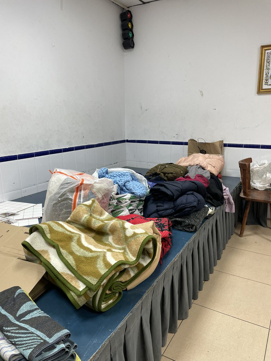 marianpuch's tweet photo. Recogida de objetos de primera necesidad en C/ Síndico Mocholí 4, si necesitas ayuda no dudes en venir a la falla #dana #valencia #INUNDACION https://t.co/ShRVbXoikj