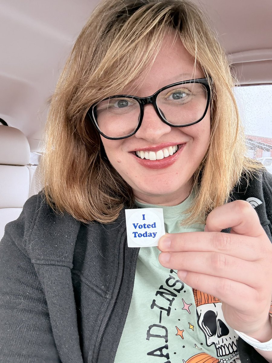 Mring88's tweet photo. Another vote for @KamalaHarris 

Let’s do this, girl. 💪🏻🗳️ https://t.co/pqamEM8p0I