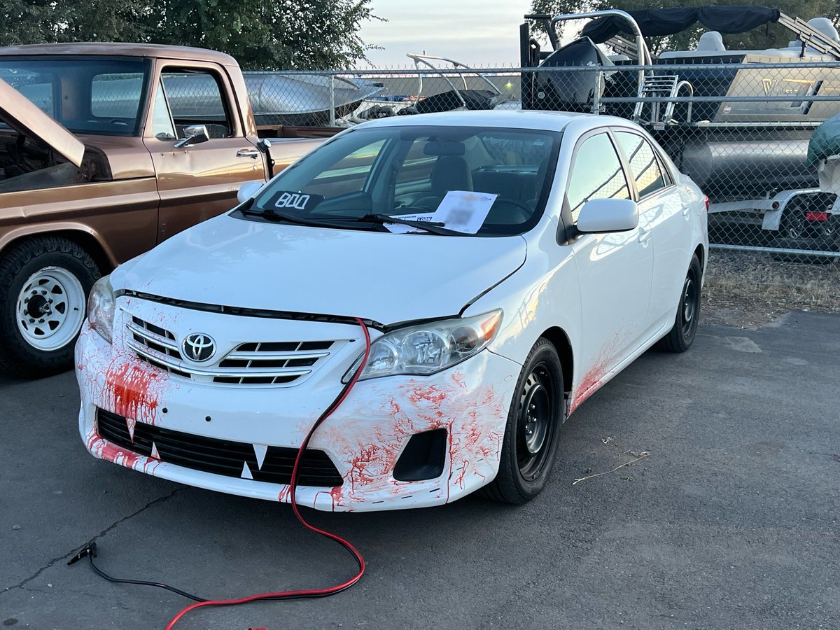 2ZRolla's tweet image. Yuki is looking very spooky now, and the trick-or-treaters at the show really liked her #livingmachine