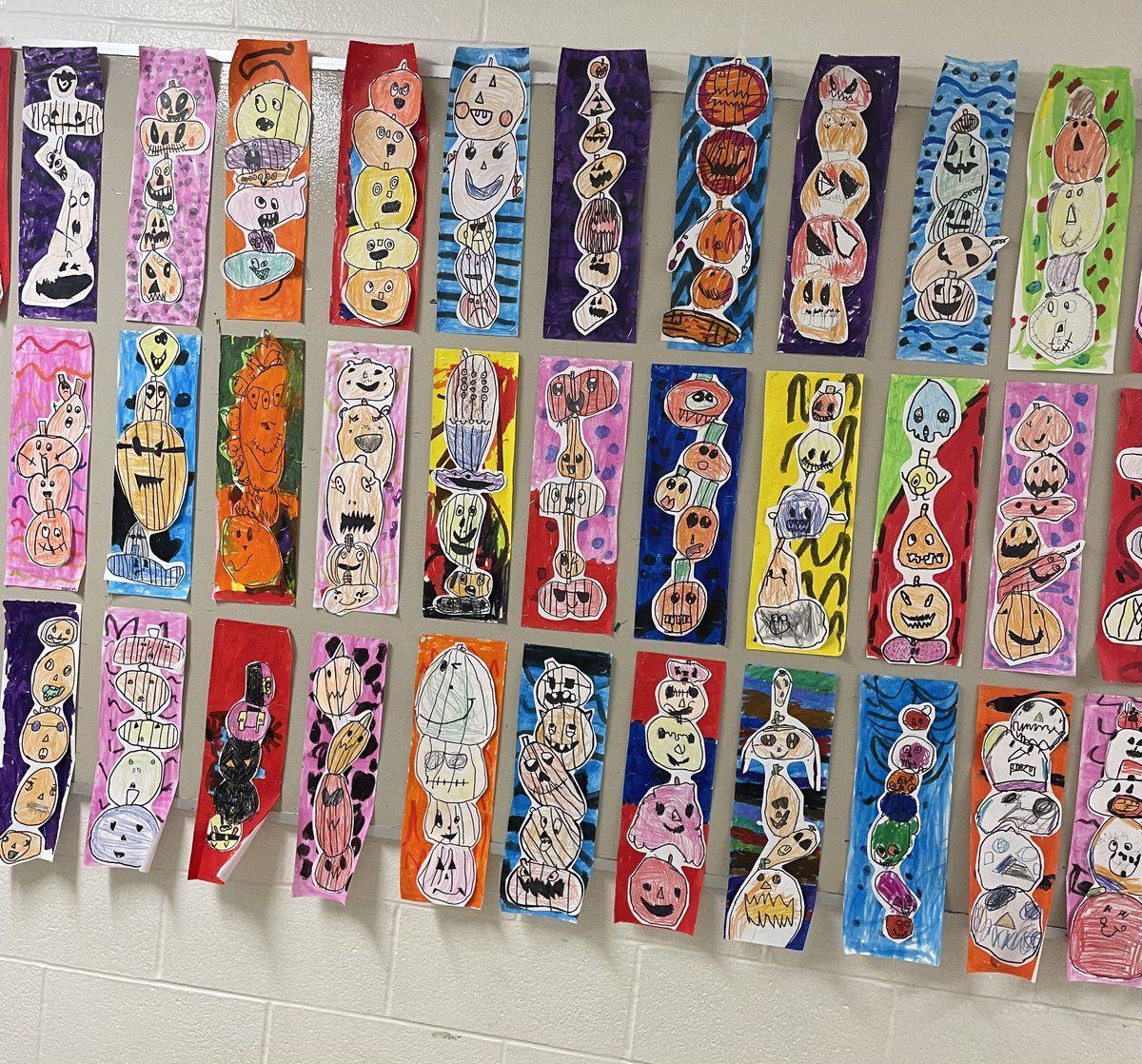 5 little pumpkins sitting on the gate! 
🎃 🎃🎃🎃 🎃 @StJoesActon