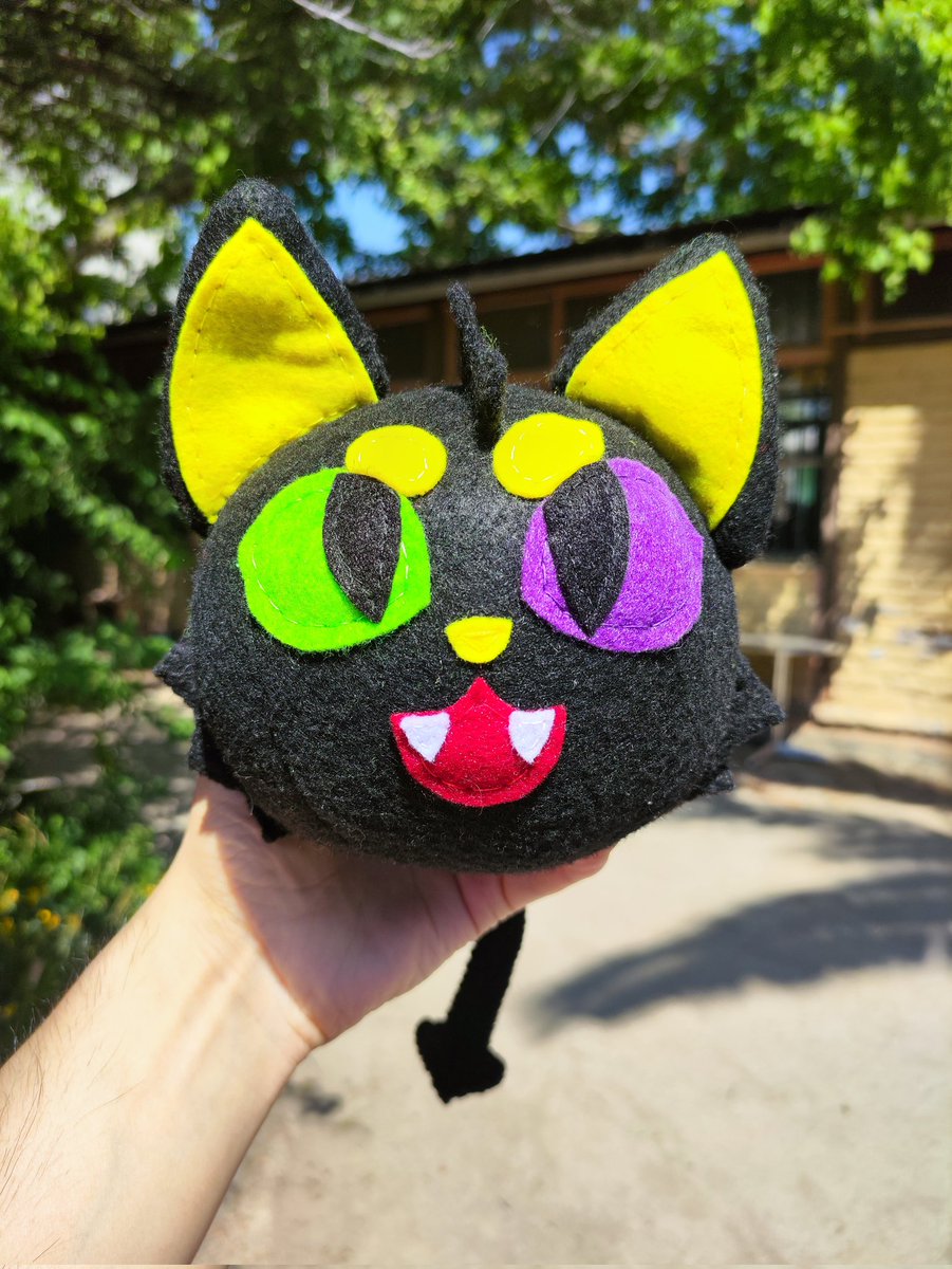 Atún haciendo de las suyas, llevaremos unas cuantas unidades de este peluche a México 👀 así que guarden su dinero 🤑