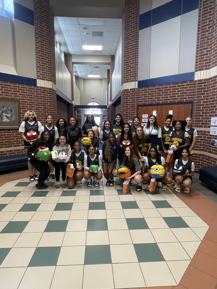 CyRanchGBB's tweet photo. Thank you @WarnerCFISD for allowing our girls to come read and talk with the 3rd graders today for our pumpkin drop off event! We had a blast https://t.co/aGSaeQvBjw